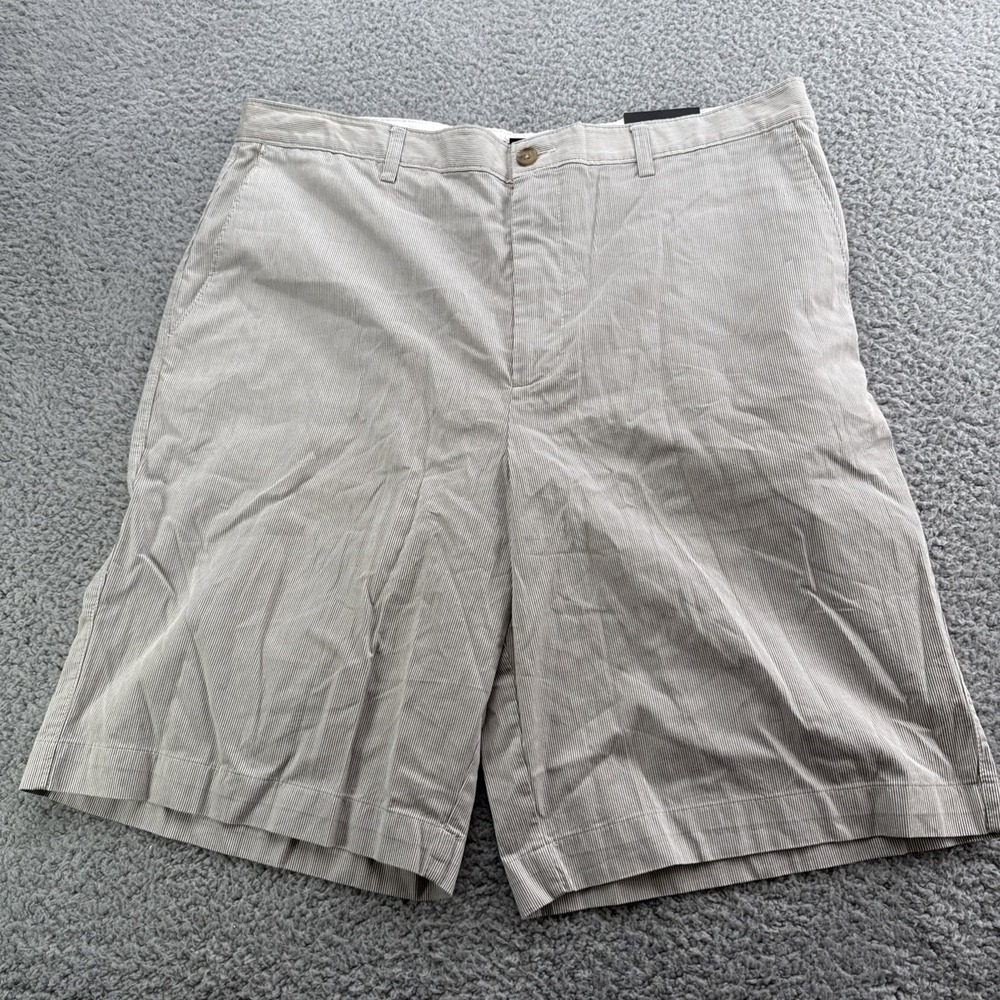Banana Republic Shorts Mens 38 Beige White Striped Chino Flat Front 501975-00-1